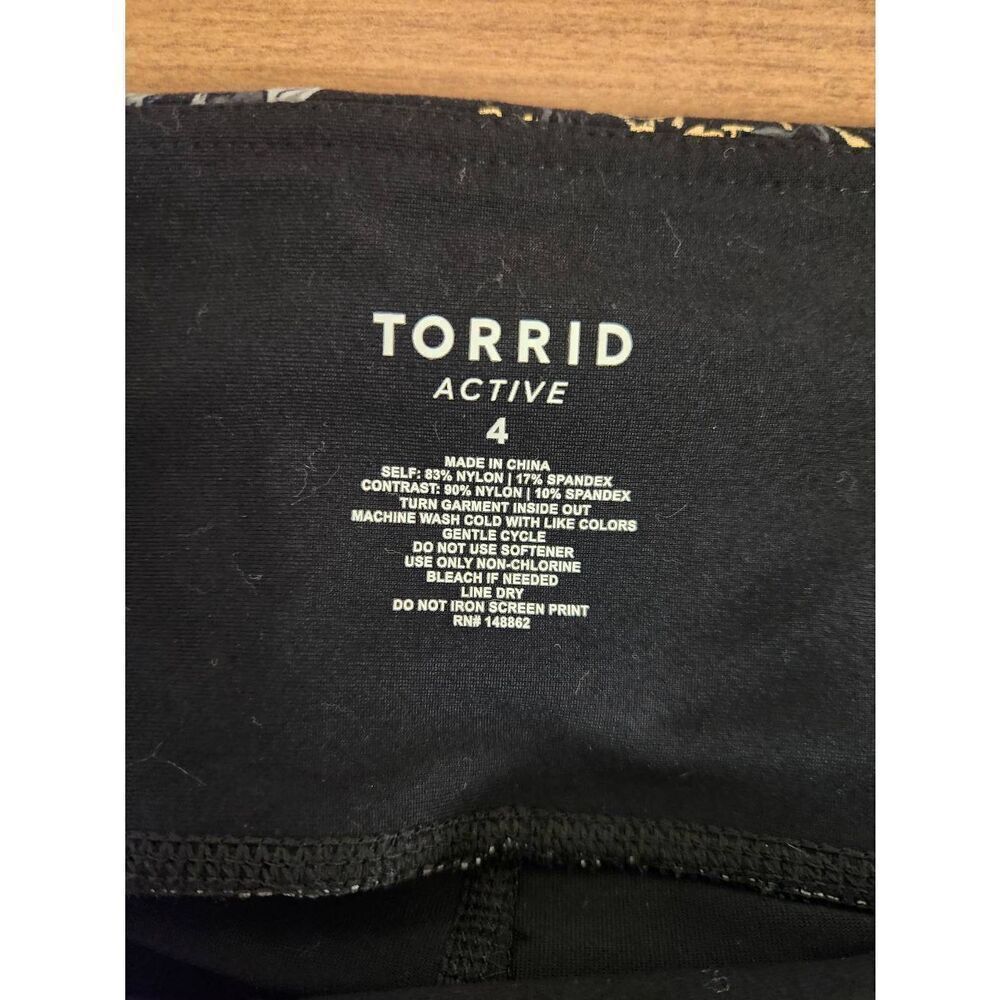 Torrid Lace Inset Legging Floral Skull Black 4. 42 waist, 25 inseam, 13 rise a - Picture 5 of 9